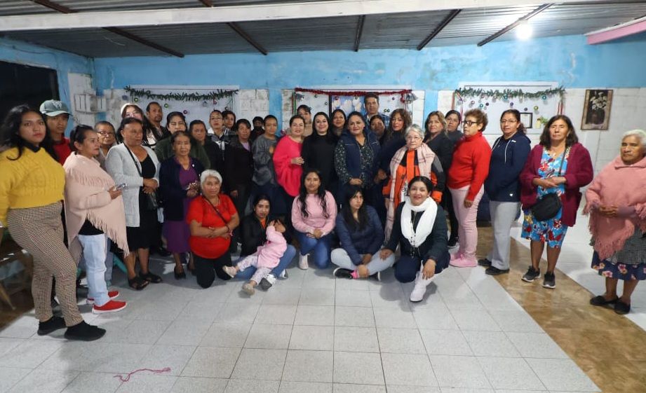 Convivio con integrantes de MMuger A.C.